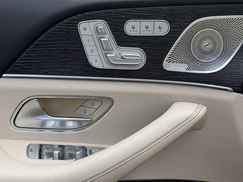Used 2020 Mercedes-Benz GLS 450 4MATIC image 20