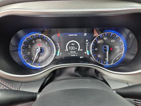 Certified 2024 Chrysler Pacifica Pinnacle FWD image 32