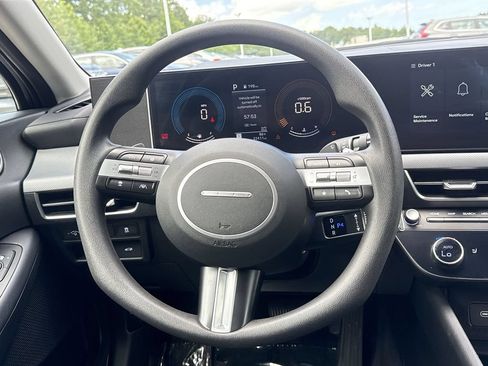 Used 2025 Hyundai Sonata SEL FWD image 11