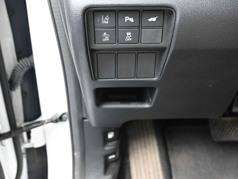 Used 2022 Honda CR-V Touring image 11