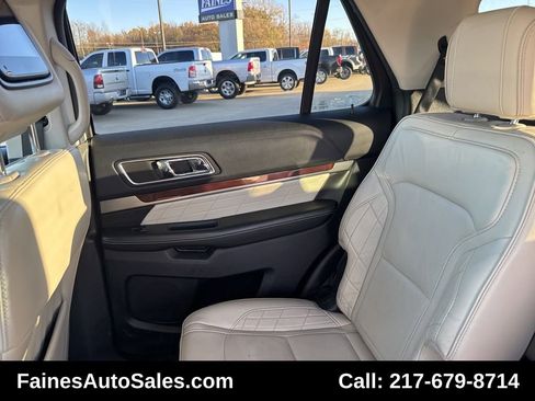 Used 2019 Ford Explorer Platinum image 46