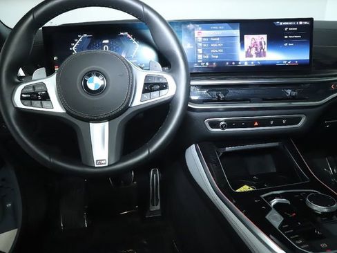 Used 2025 BMW X5 xDrive40i w/ M Sport Package image 29