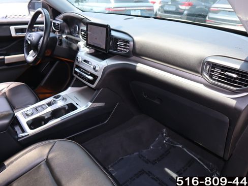 Used 2022 Ford Explorer XLT w/ Equipment Group 202A AWD/4WD image 24