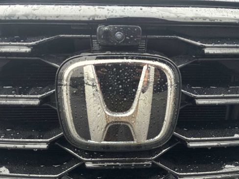 Used 2025 Honda Pilot Black Edition image 32