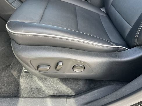 Certified 2025 Buick Enclave Preferred AWD/4WD image 17