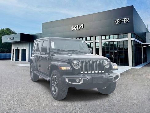 Used 2023 Jeep Wrangler Unlimited Sahara AWD/4WD image 2