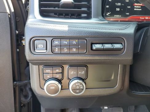 Used 2024 GMC Yukon Denali image 29