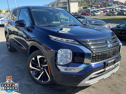 Used 2024 Mitsubishi Outlander SE image 1