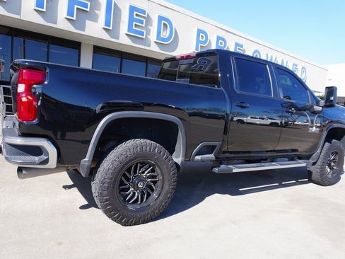 Used 2024 Chevrolet Silverado 2500 LT w/ Texas Edition image 6