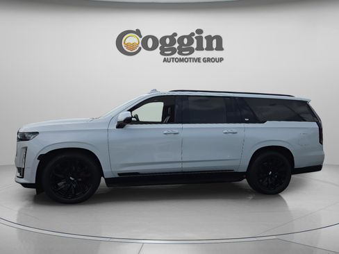 Used 2024 Cadillac Escalade ESV Sport Platinum w/ LPO, ONYX Package AWD/4WD image 2