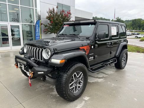 Used 2024 Jeep Wrangler Unlimited Sahara w/ Technology Group AWD/4WD image 1