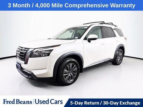 Used 2023 Nissan Pathfinder SV w/ SV Premium Package AWD/4WD image 3