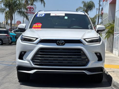 Certified 2026 Toyota Grand Highlander AWD Hybrid image 10