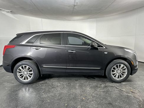 Used 2018 Cadillac XT5 Luxury w/ Driver Awareness Package FWD image 9