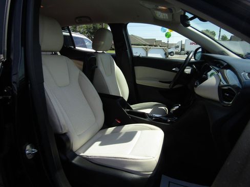 Used 2020 Buick Encore GX Select FWD image 24