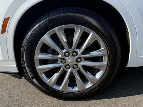 Used 2024 Cadillac XT6 Premium Luxury AWD/4WD image 11