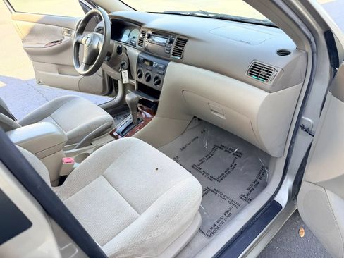 Used 2004 Toyota Corolla LE FWD image 11
