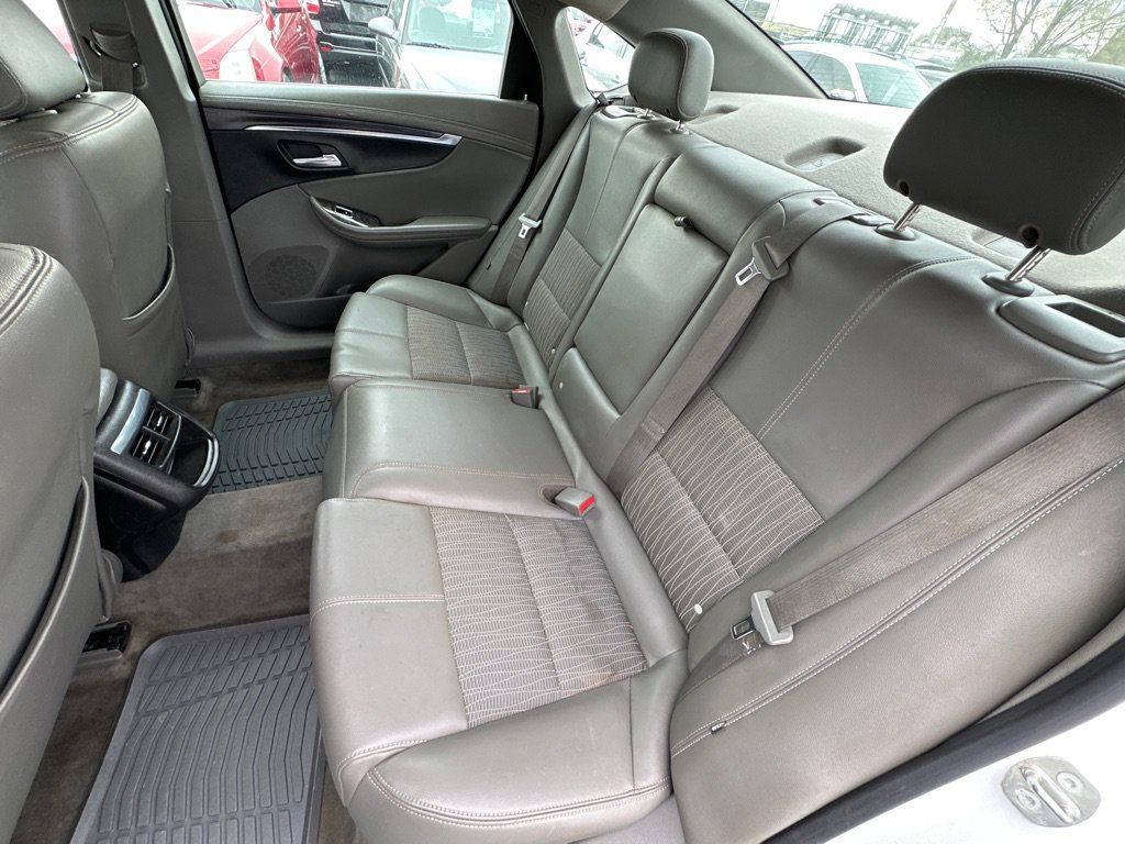 Used 2015 Chevrolet Impala LT FWD image 13