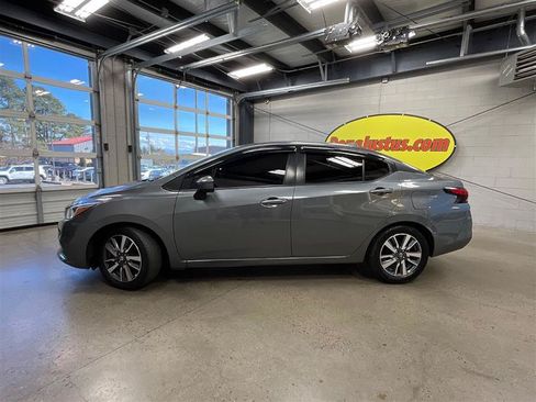 Used 2020 Nissan Versa SV FWD image 2