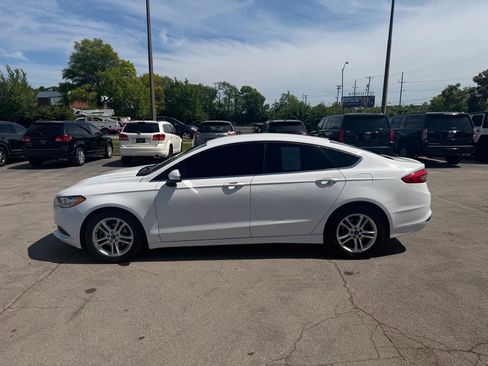 Used 2018 Ford Fusion SE FWD image 6
