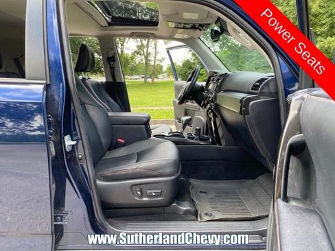 Used 2020 Toyota 4Runner TRD Off-Road Premium w/ Moonroof Package AWD/4WD image 18