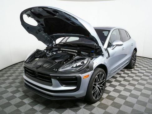 Certified 2023 Porsche Macan image 33