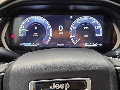 Used 2024 Jeep Grand Cherokee L Limited w/ Luxury Tech Group II AWD/4WD image 10