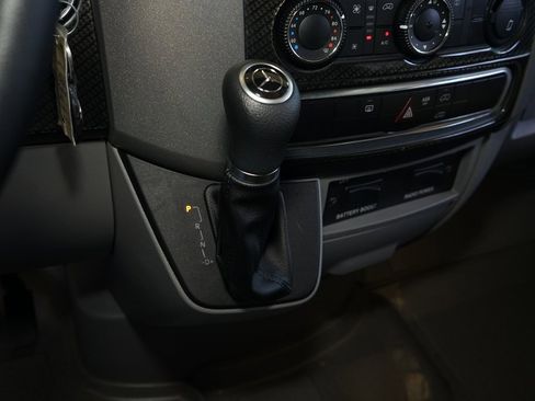 Used 2015 Mercedes-Benz Sprinter 3500 image 18