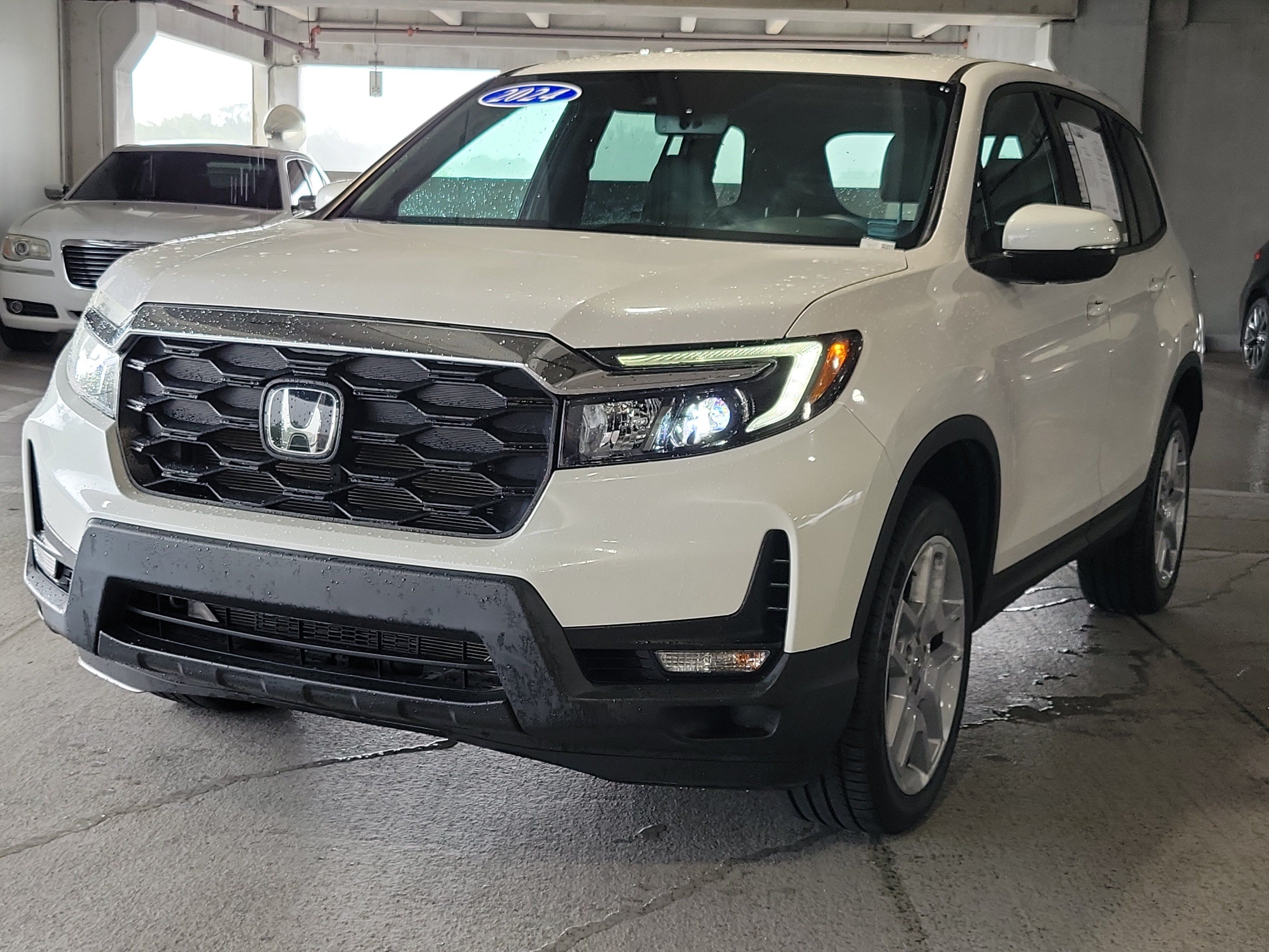 Used 2024 Honda Passport EX-L image 3