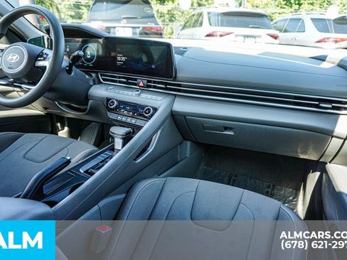 Used 2024 Hyundai Elantra SEL FWD image 23