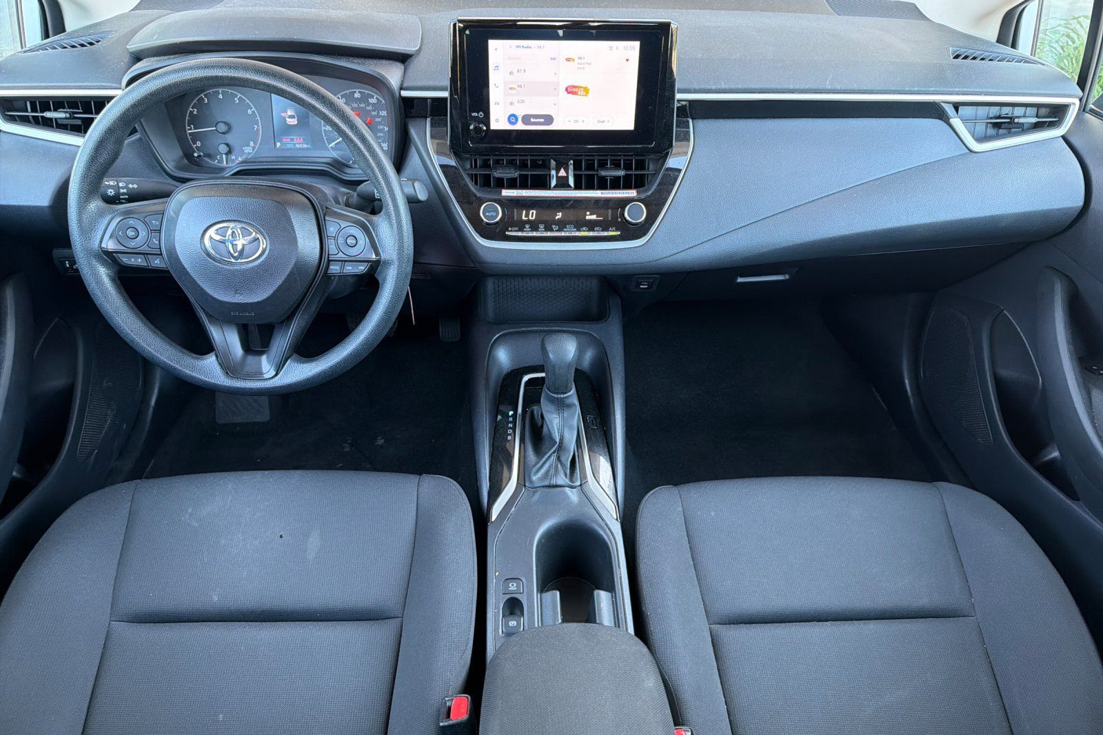 Used 2025 Toyota Corolla LE FWD image 17