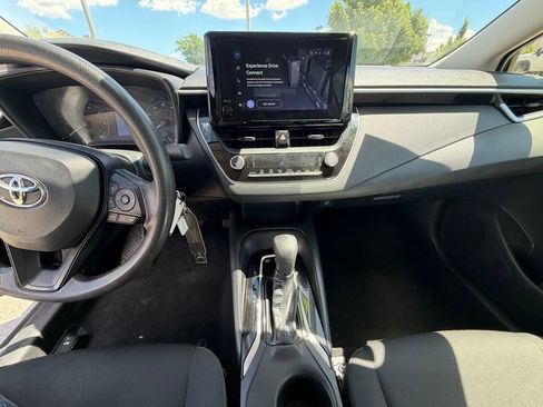 Used 2025 Toyota Corolla LE FWD image 21