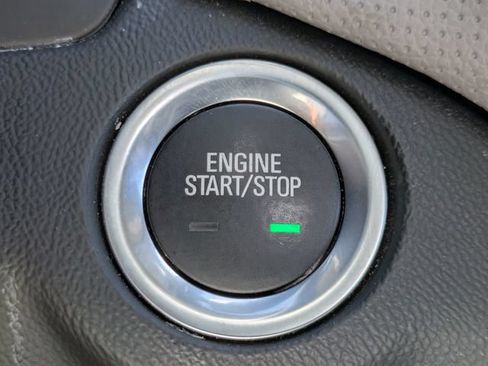 Used 2021 Chevrolet Equinox Premier FWD image 26