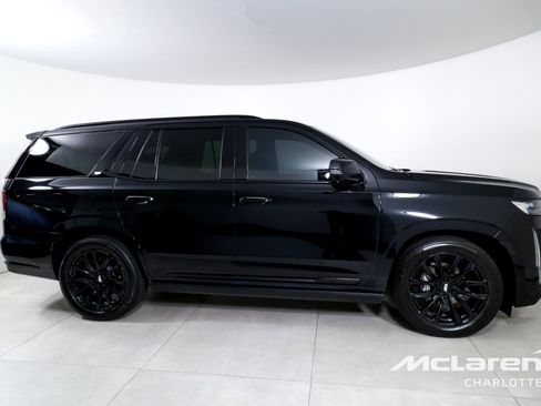 Used 2022 Cadillac Escalade Sport w/ Touring Package AWD/4WD image 9