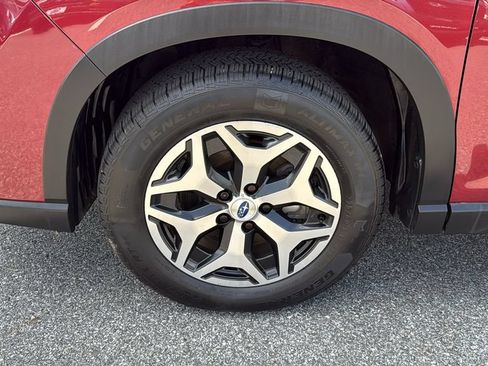 Certified 2023 Subaru Forester Premium AWD/4WD image 10