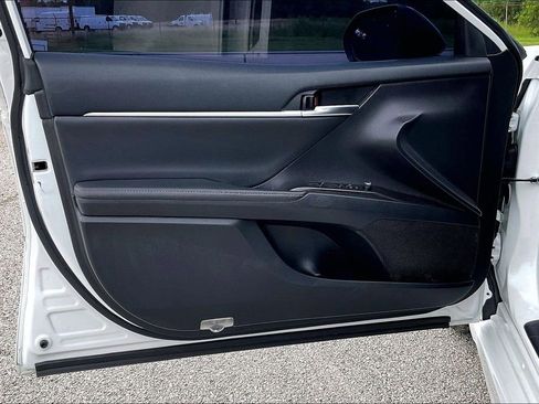 Used 2022 Toyota Camry XSE w/ Carpet Mat Package (TMS) FWD image 17