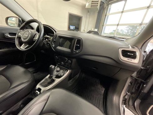 Used 2020 Jeep Compass Latitude image 26