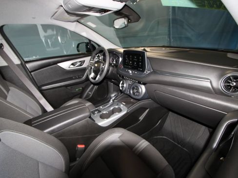 Used 2024 Chevrolet Blazer LT w/ Convenience Package FWD image 19