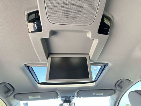 Used 2024 Honda Odyssey Elite image 22
