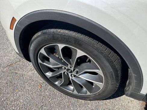 Used 2023 Lincoln Nautilus Reserve w/ Luxury Package image 9