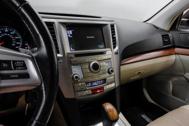 Used 2014 Subaru Outback 2.5i Limited AWD/4WD image 32
