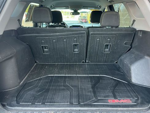 Used 2022 GMC Terrain SLE w/ Driver Convenience Package FWD image 33
