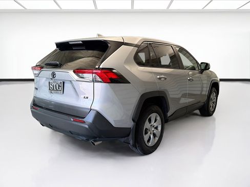 Used 2022 Toyota RAV4 LE w/ Carpet Mat Package (TMS) FWD image 4