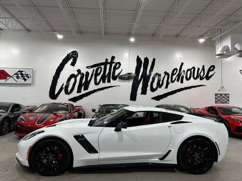Used 2015 Chevrolet Corvette Z06 w/ 2LZ Preferred Equipment Group image 32