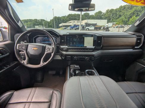 Used 2023 Chevrolet Silverado 1500 High Country w/ Z71 Off-Road Package AWD/4WD image 16