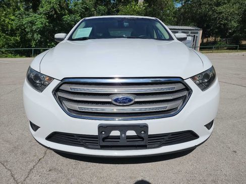 Used 2015 Ford Taurus SEL FWD image 2