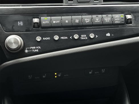 Used 2025 Lexus ES 300h w/ Premium Package image 18