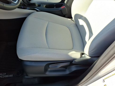 Used 2025 Toyota Corolla Cross LE w/ Moonroof Package AWD/4WD image 24