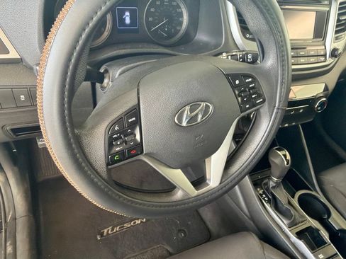 Used 2017 Hyundai Tucson SE w/ SE Popular Package 02 FWD image 9