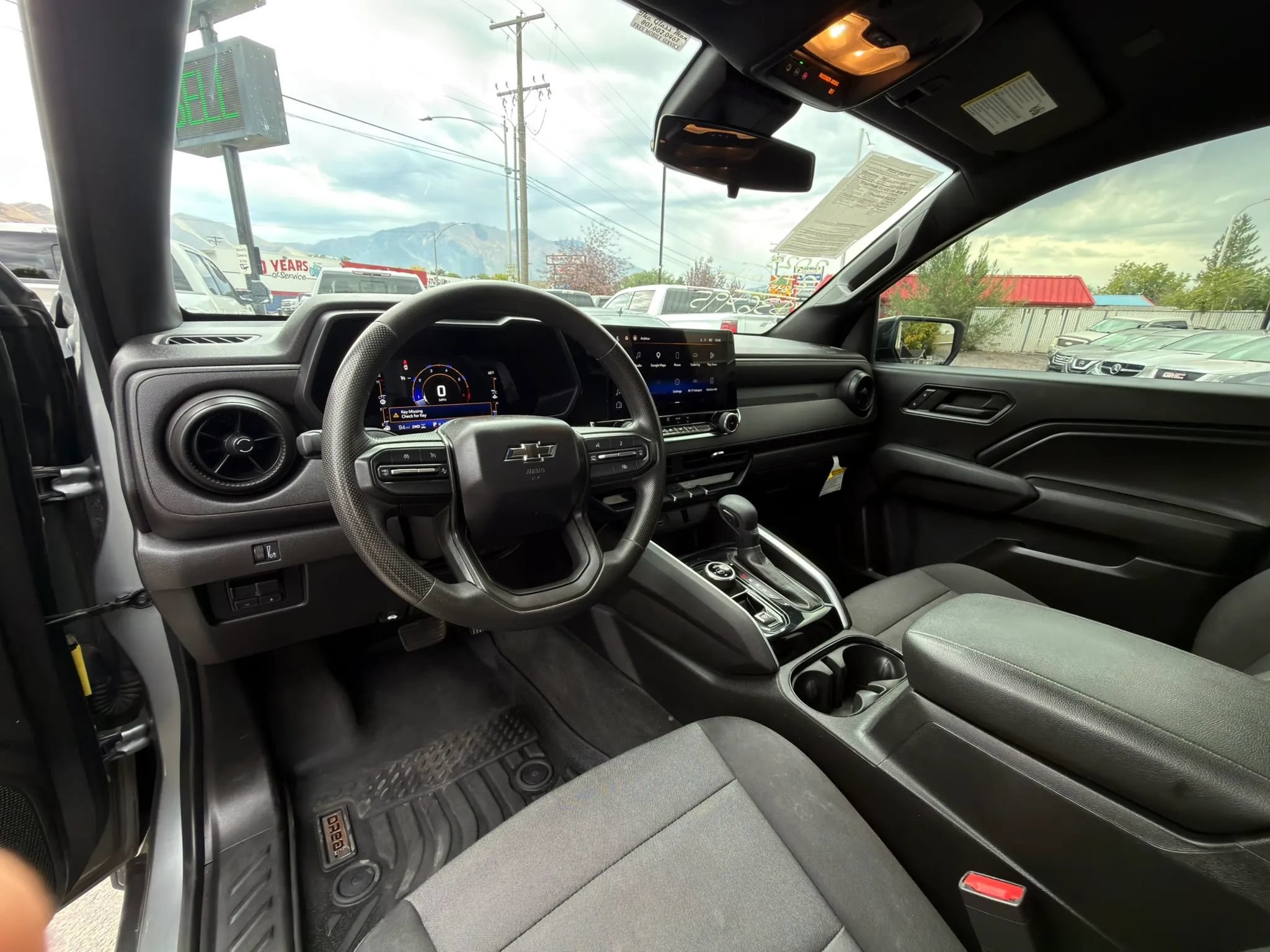 Used 2023 Chevrolet Colorado Trail Boss w/ Technology Package AWD/4WD image 31